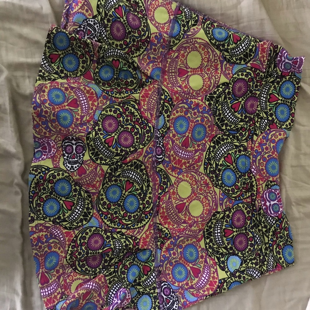 Beautiful Dona Jo skort sz 3 (16-20) sugar skulls